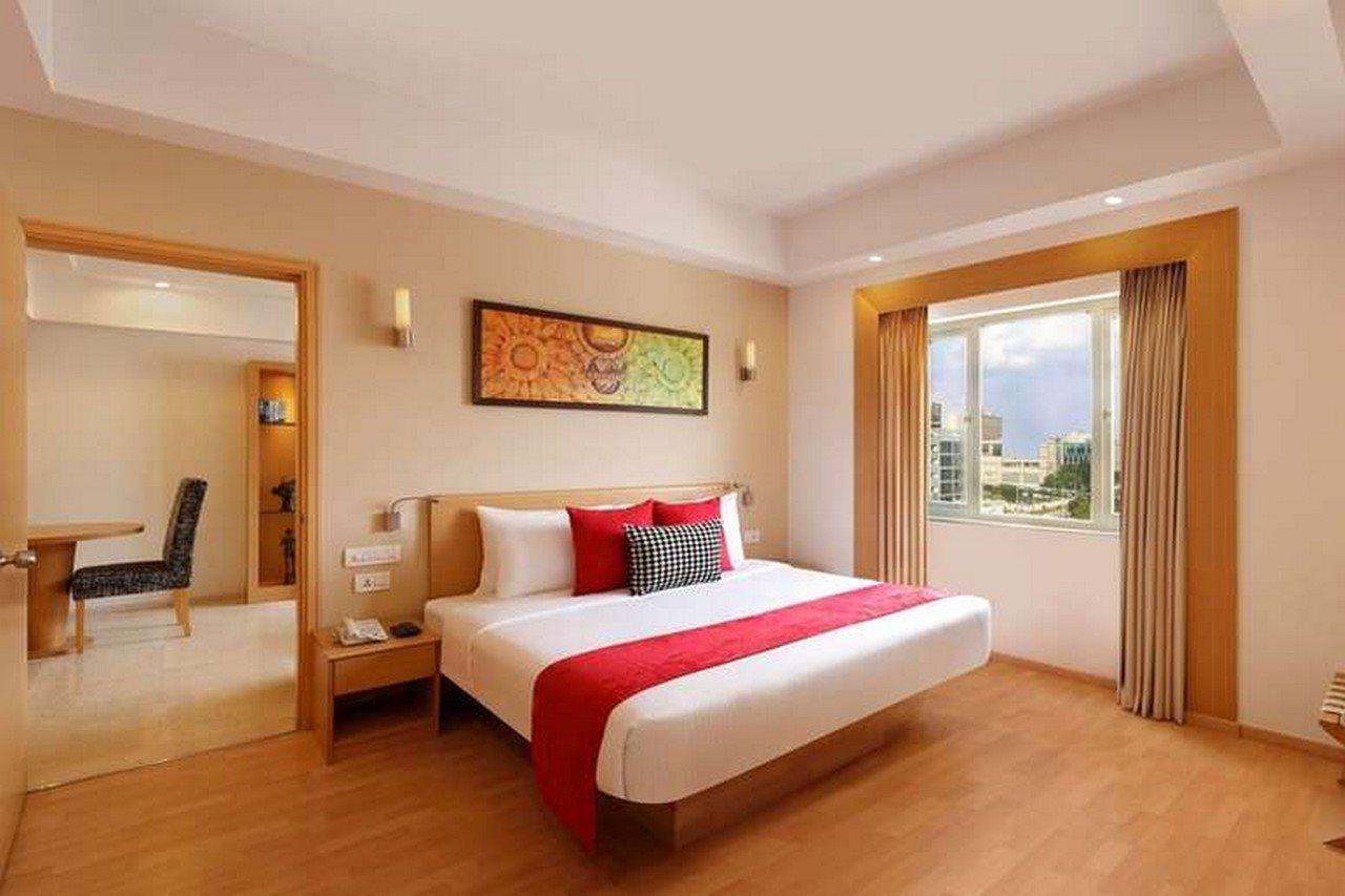 Lemon Tree Hotel, Gachibowli, Hyderabad Bagian luar foto