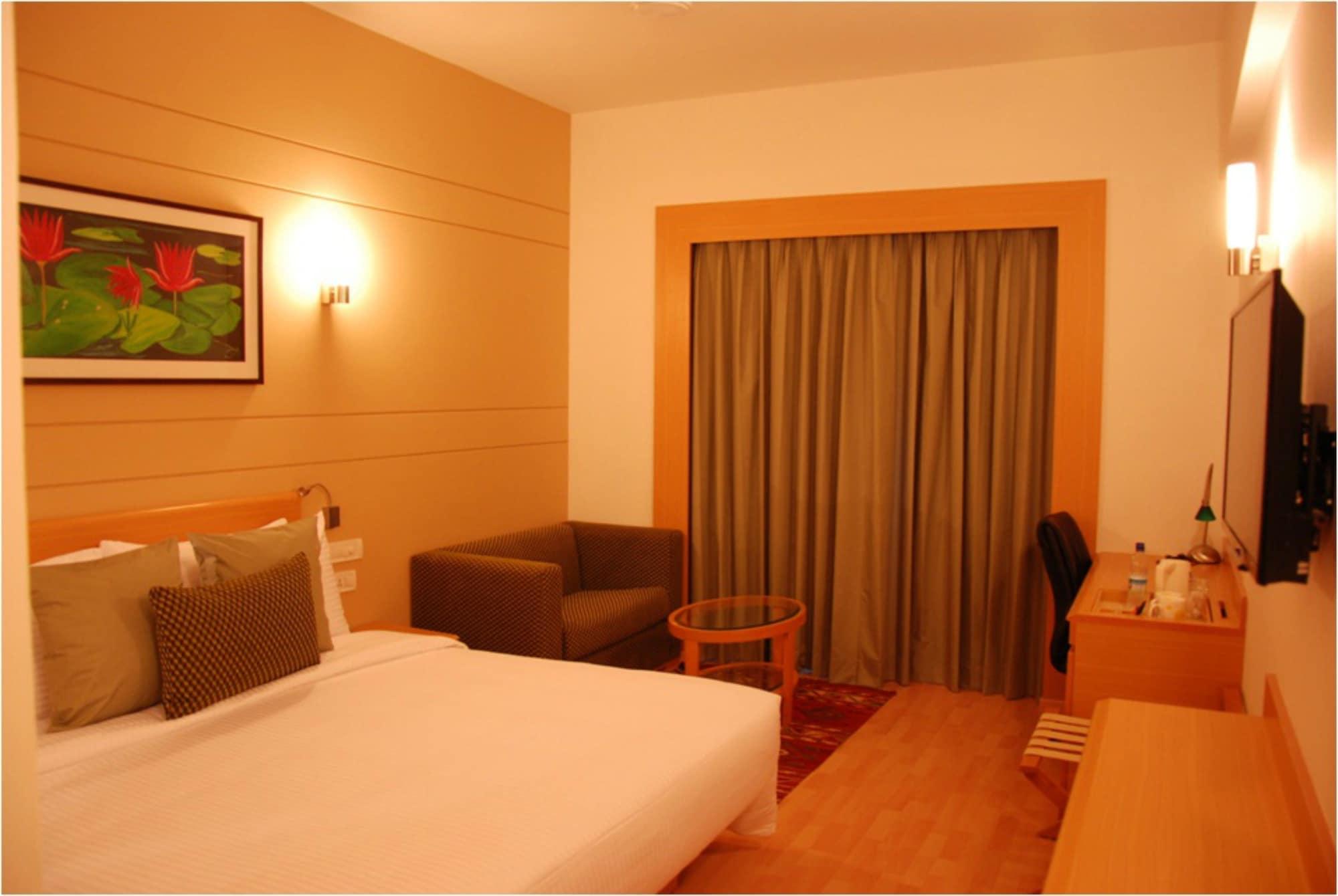 Lemon Tree Hotel, Gachibowli, Hyderabad Bagian luar foto
