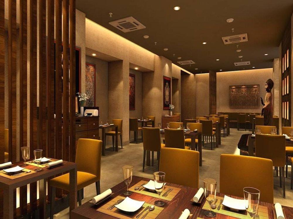 Lemon Tree Hotel, Gachibowli, Hyderabad Bagian luar foto