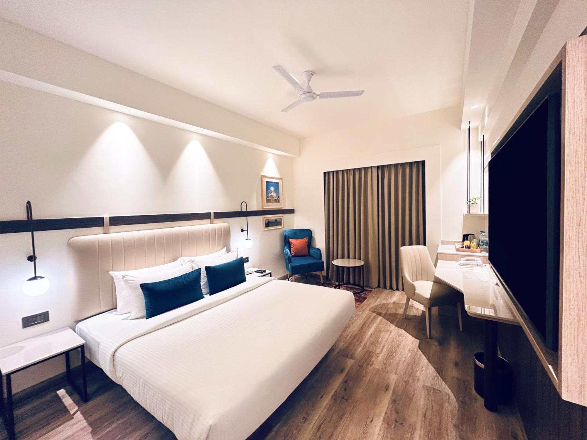 Lemon Tree Hotel, Gachibowli, Hyderabad Bagian luar foto