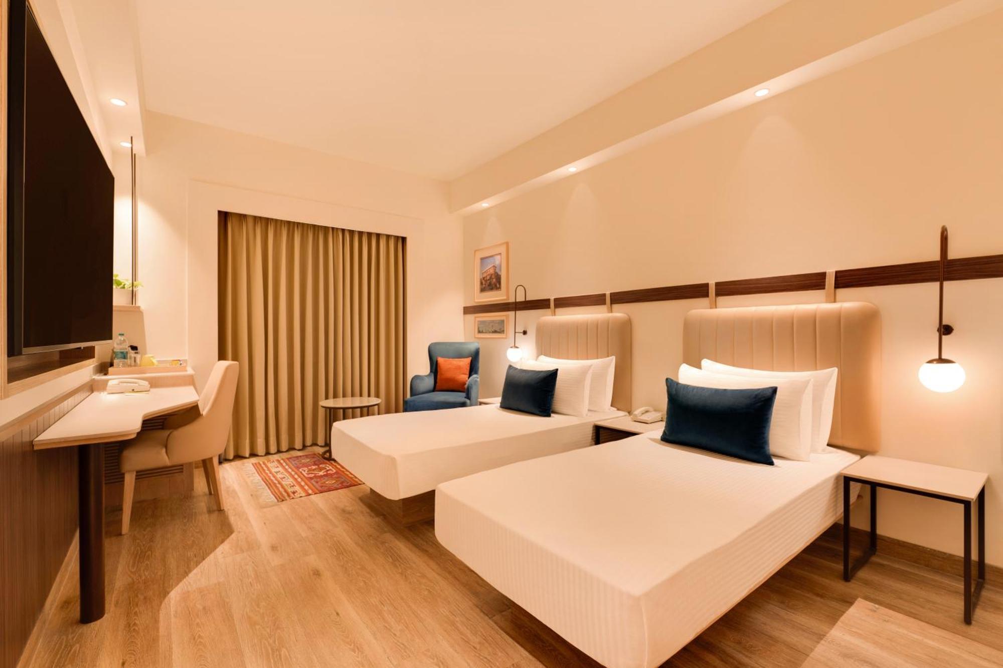Lemon Tree Hotel, Gachibowli, Hyderabad Bagian luar foto