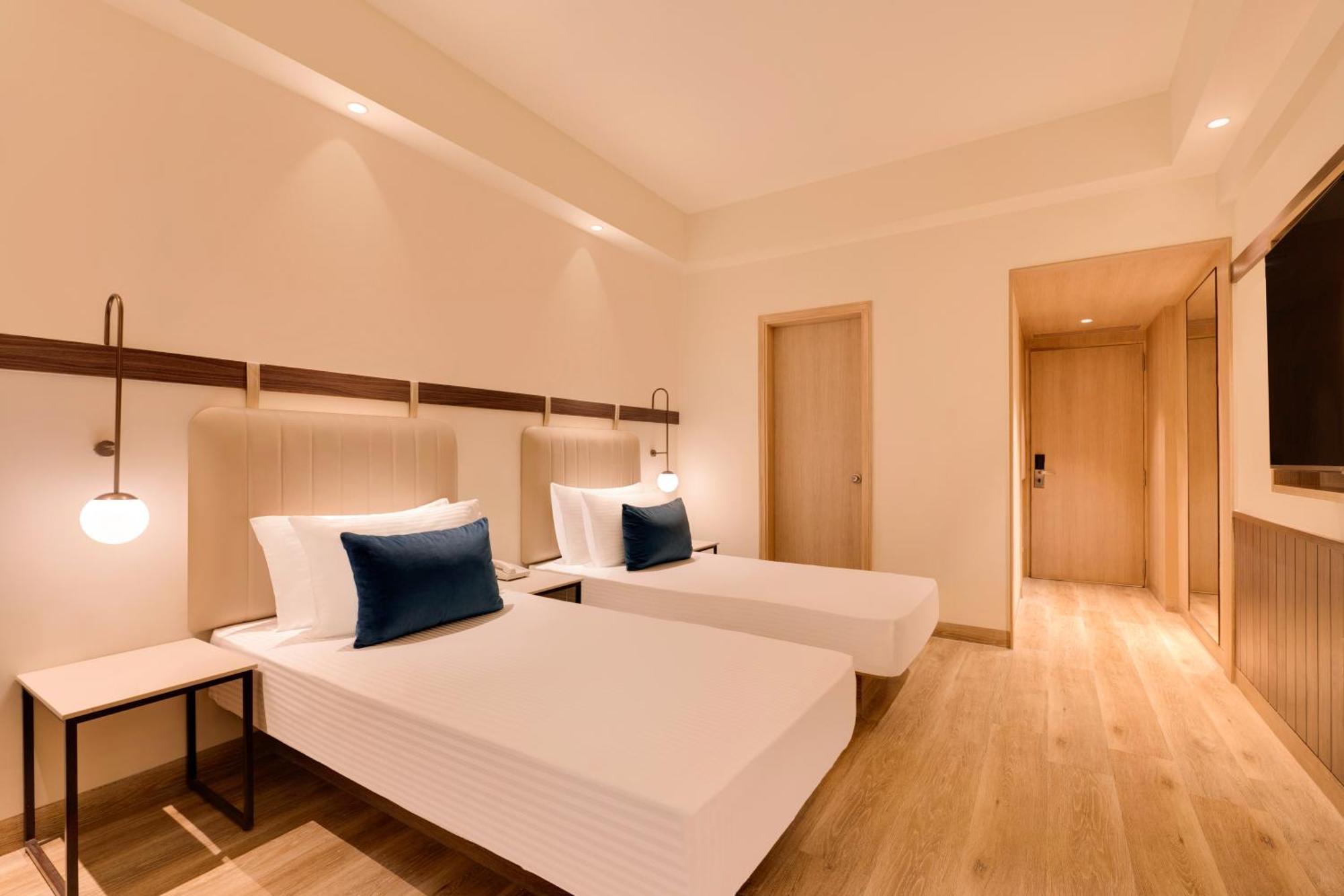 Lemon Tree Hotel, Gachibowli, Hyderabad Bagian luar foto