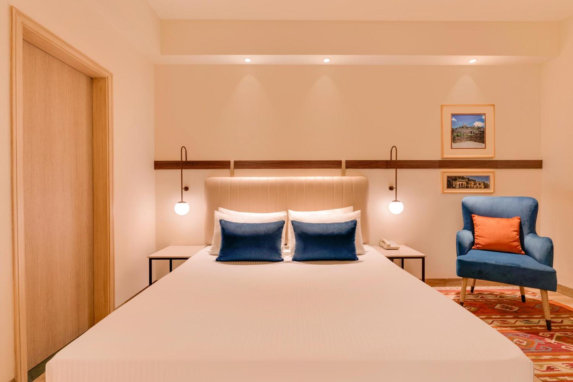 Lemon Tree Hotel, Gachibowli, Hyderabad Bagian luar foto