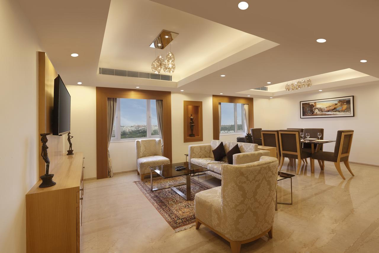 Lemon Tree Hotel, Gachibowli, Hyderabad Bagian luar foto