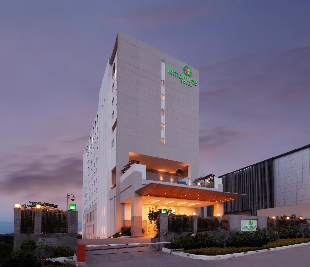 Lemon Tree Hotel, Gachibowli, Hyderabad Bagian luar foto