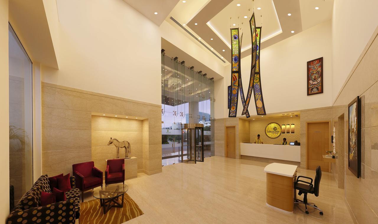 Lemon Tree Hotel, Gachibowli, Hyderabad Bagian luar foto