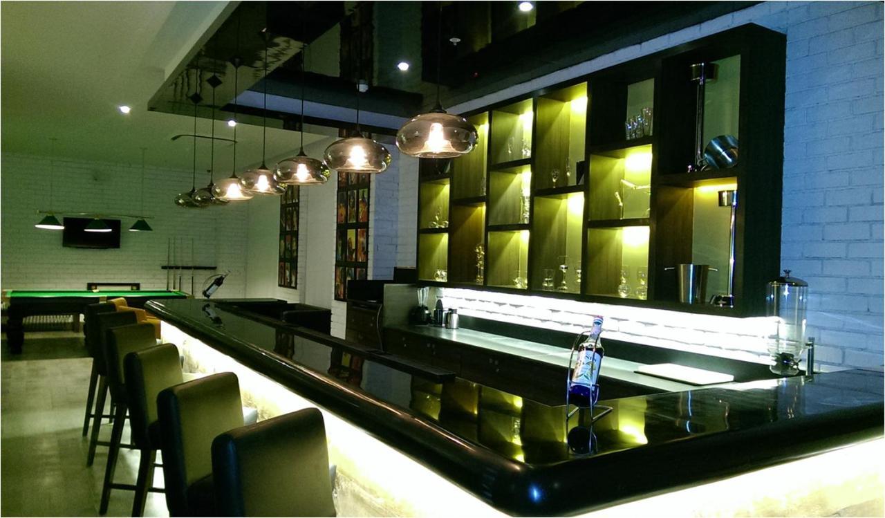 Lemon Tree Hotel, Gachibowli, Hyderabad Bagian luar foto